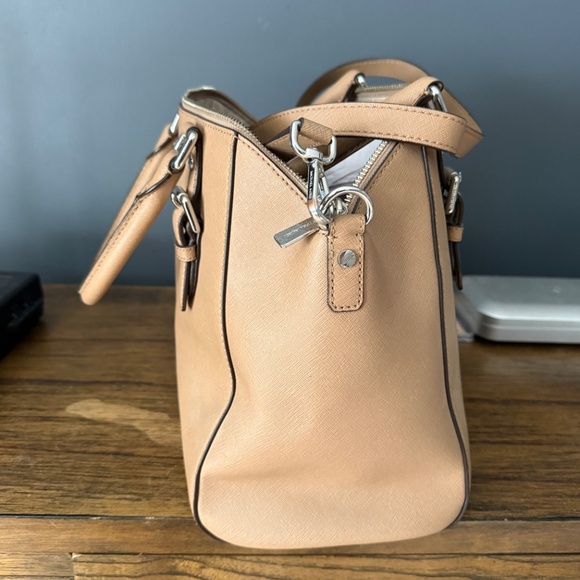 Michael Kors Purse - Picture 3 of 4